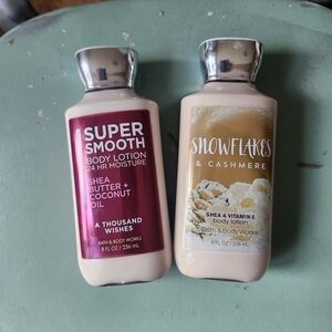 Bath & Body Works | Super Smooth & Snowflakes Body Lotion Set - Red & Cream
